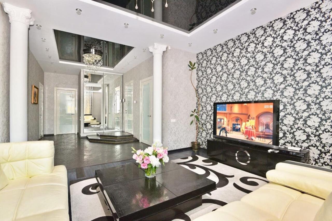Premium Rent In Kiev Centre - Kiev Apartment ภายนอก รูปภาพ