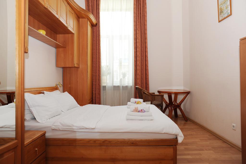 Premium Rent In Kiev Centre - Kiev Apartment ภายนอก รูปภาพ