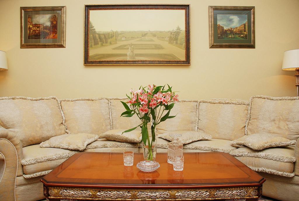 Premium Rent In Kiev Centre - Kiev Apartment ภายนอก รูปภาพ